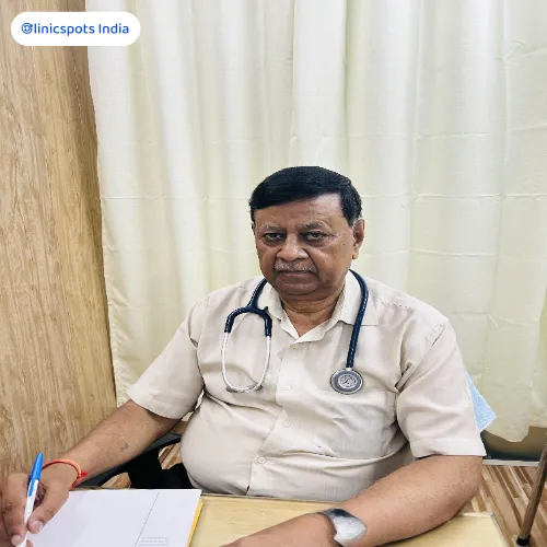 dr. om prakash general physician chander vihar